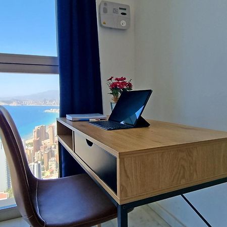Highrise Apartment With Private Terrace & Sea Views - 34Th Floor Бенидорм Екстериор снимка