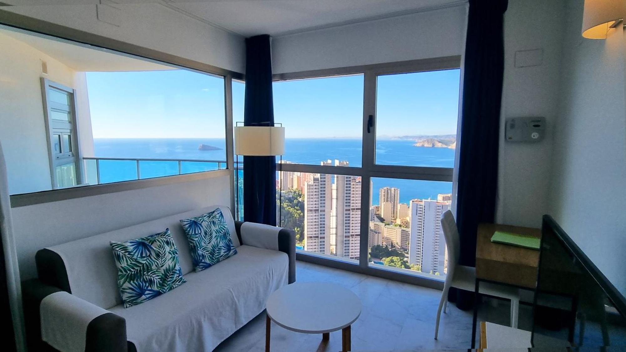 Highrise Apartment With Private Terrace & Sea Views - 34Th Floor Бенидорм Екстериор снимка