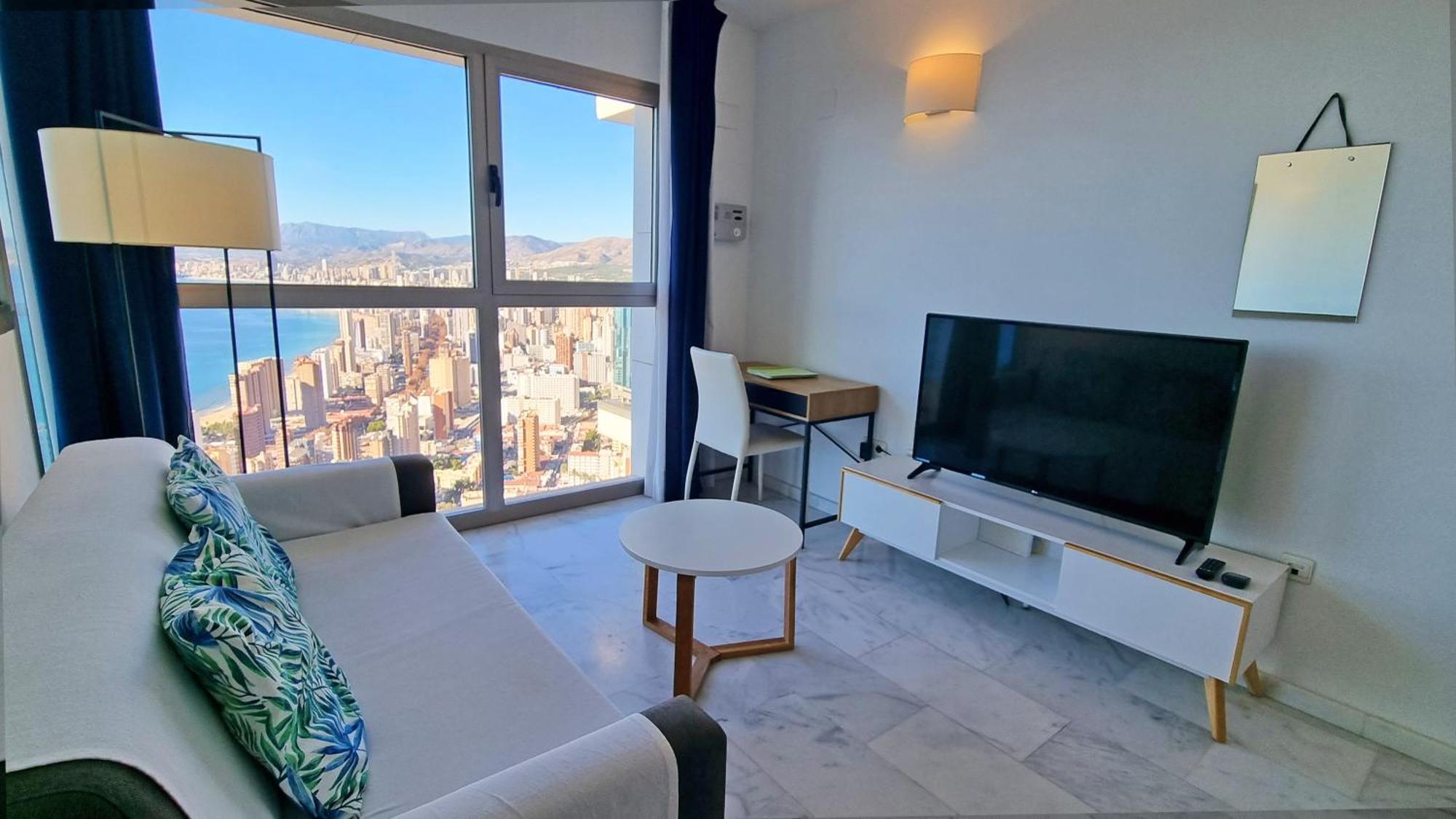 Highrise Apartment With Private Terrace & Sea Views - 34Th Floor Бенидорм Екстериор снимка